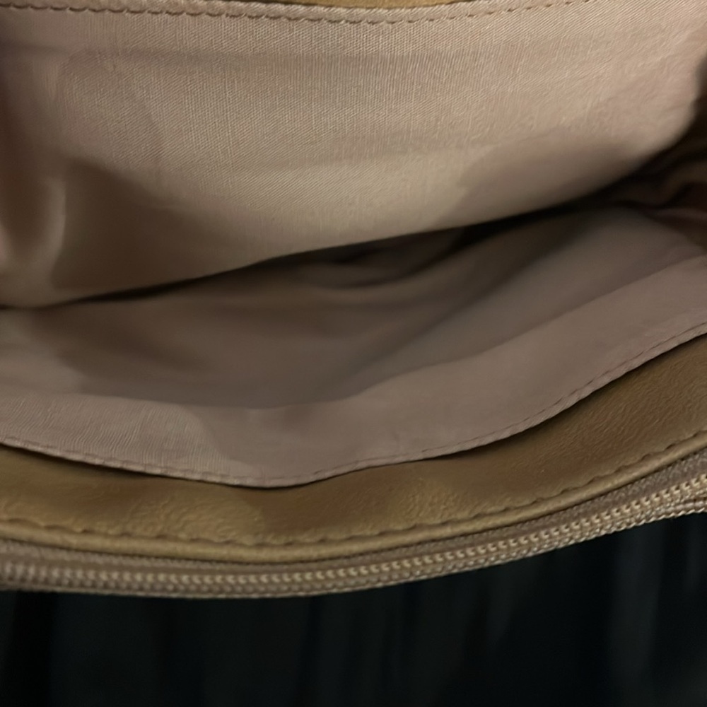 Kenneth Cole Reaction Beige Crossbody Bag - Picture 4 of 4